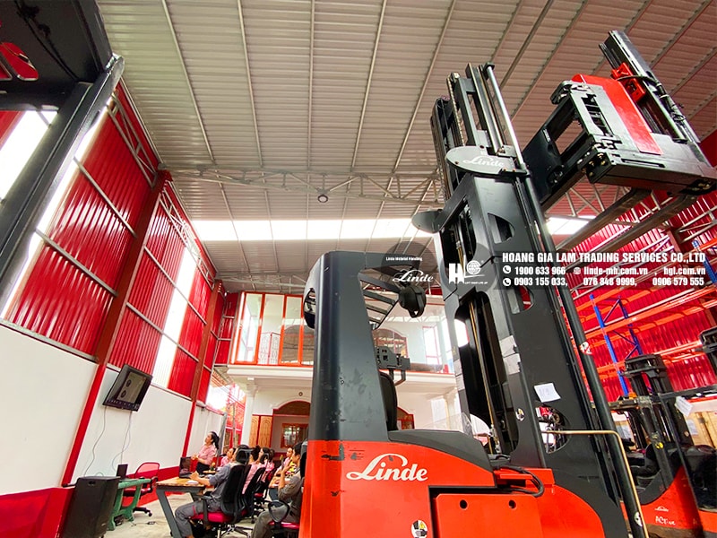 Nhân viên Kỹ thuật HGL tham dự training dòng xe nâng VNA Linde A
