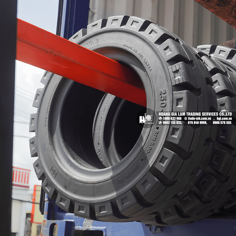 Bánh đặc xe nâng cao su GRI | Hàng mới về (307)